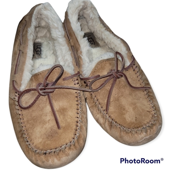 Ugg Dakota Slipper Size 8 - Picture 1 of 6